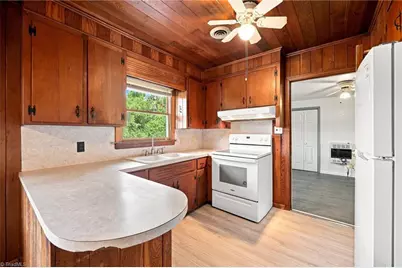 609 Main Street, Danbury, NC 27016 - Photo 19