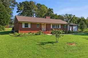 246 Fairview Ave, Mount Airy, NC 27030 - Photo 5