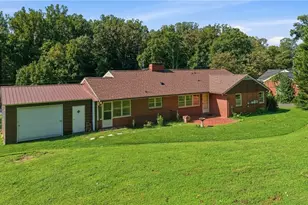 246 Fairview Ave, Mount Airy, NC 27030 - Photo 7