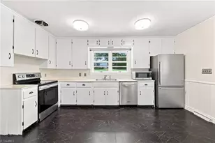 246 Fairview Ave, Mount Airy, NC 27030 - Photo 23