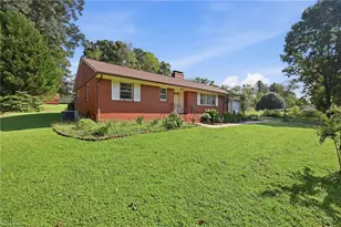 246 Fairview Ave, Mount Airy, NC 27030 - Photo 3
