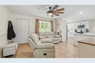 137 Oak Ridge Place, Mount Airy, NC 27030 - Photo 3