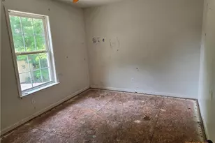 10 Hackberry Ct, Greensboro, NC 27214 - Photo 9