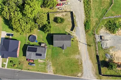 813 Young Street, Thomasville, NC 27360 - Photo 39
