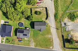 813 Young St, Thomasville, NC 27360 - Photo 39