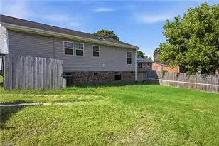813 Young St, Thomasville, NC 27360 - Photo 31