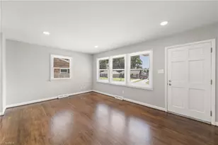 1814 W Meadowview Rd, Greensboro, NC 27403 - Photo 5