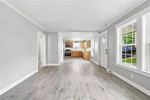 1304 Thurmond St, Winston-Salem, NC 27105 - Photo 5