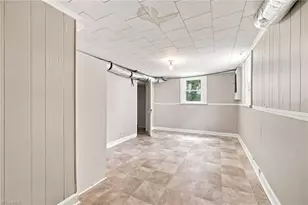 1304 Thurmond St, Winston-Salem, NC 27105 - Photo 25