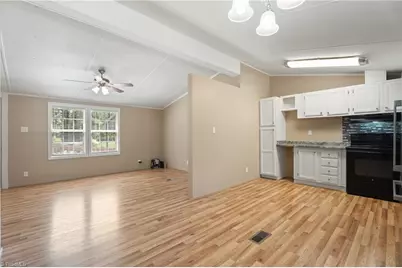 4673 Hyatt Drive, Winston-Salem, NC 27101 - Photo 9
