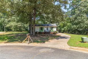 1719 Oneka Ave, High Point, NC 27260 - Photo 3