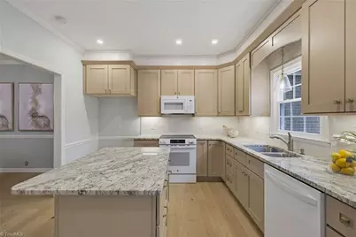 16 Fountain Manor Drive #B, Greensboro, NC 27405 - Photo 13