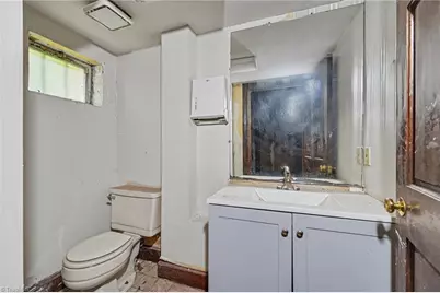 415 N Trade Street NW, Winston-Salem, NC 27101 - Photo 33