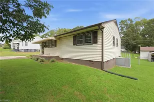 2220 McKinney St, Burlington, NC 27217 - Photo 3