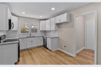 708 Woodlake Drive, Greensboro, NC 27406 - Photo 11
