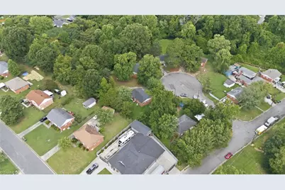 2202 Jolson Court, Greensboro, NC 27405 - Photo 9