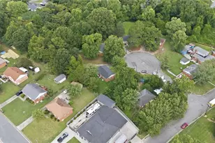 2202 Jolson Ct, Greensboro, NC 27405 - Photo 9