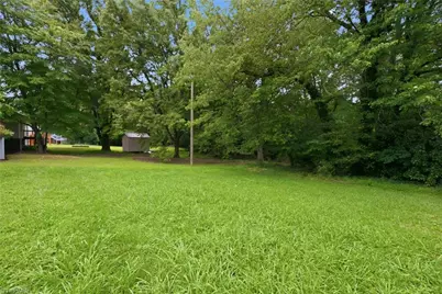 323 Avery Avenue, High Point, NC 27265 - Photo 13