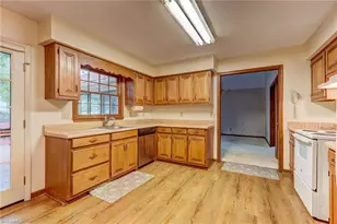 1823 Woodhue Dr, Burlington, NC 27215 - Photo 13
