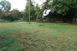 3900 Oak Grove Ave, Greensboro, NC 27405 - Photo 11