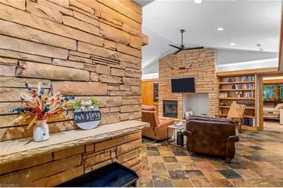 381 Hunters Point, Lexington, NC 27295 - Photo 5