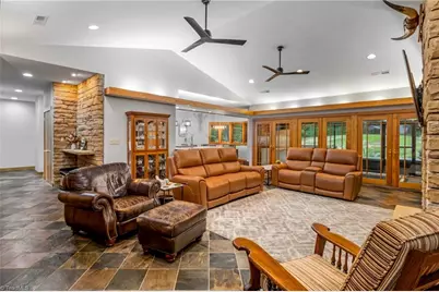381 Hunters Point, Lexington, NC 27295 - Photo 7