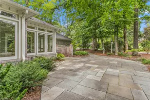 402 Parkmont Dr, Greensboro, NC 27408 - Photo 47