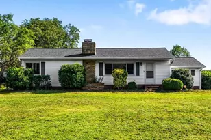 921 E King St, King, NC 27021 - Photo 1