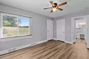 921 E King St, King, NC 27021 - Photo 27