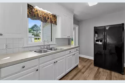 921 E King Street, King, NC 27021 - Photo 13