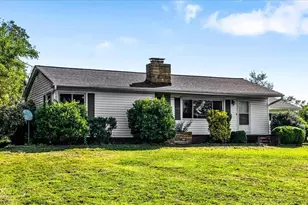 921 E King St, King, NC 27021 - Photo 3