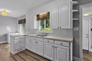 921 E King St, King, NC 27021 - Photo 11