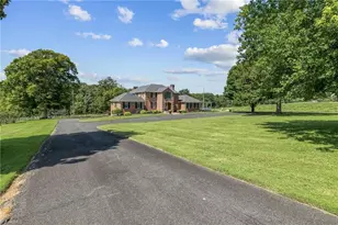 533 Crossingham Rd, Mount Airy, NC 27030 - Photo 3