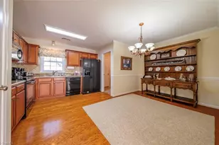 303 Locksley Ct, Thomasville, NC 27360 - Photo 9