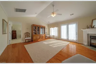303 Locksley Court, Thomasville, NC 27360 - Photo 5