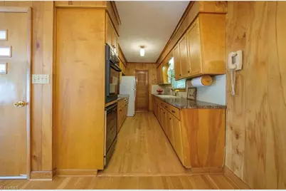 221 Westwood Avenue, Thomasville, NC 27360 - Photo 13