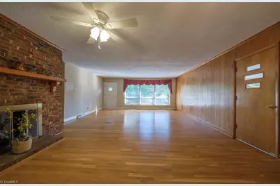 221 Westwood Avenue, Thomasville, NC 27360 - Photo 3