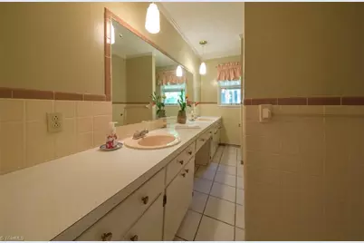 221 Westwood Avenue, Thomasville, NC 27360 - Photo 17