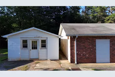 4218 Nc 268, Ararat, NC 27007 - Photo 5