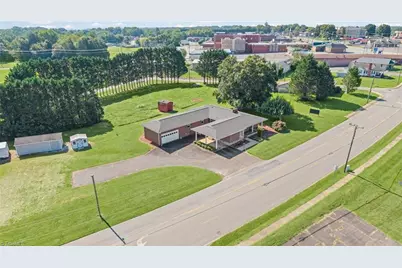 412 N Main Street, Dobson, NC 27017 - Photo 41