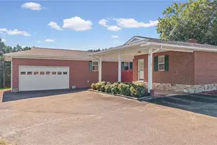 412 N Main St, Dobson, NC 27017 - Photo 35