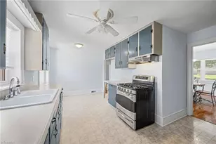 412 N Main St, Dobson, NC 27017 - Photo 9