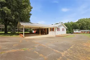 212 Circle Dr, Dobson, NC 27017 - Photo 29