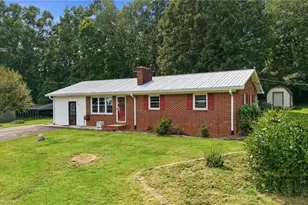 212 Circle Dr, Dobson, NC 27017 - Photo 5