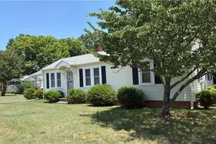 109 Adams St, Yadkinville, NC 27055 - Photo 3
