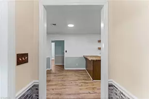 923 Aberdeen Rd, High Point, NC 27265 - Photo 23