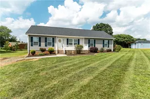 1003 Crestline Dr, Yadkinville, NC 27055 - Photo 3