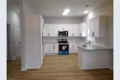 213 E Monmouth Street, Winston-Salem, NC 27127 - Photo 9