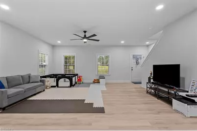 5305 Ridgefall Road, Greensboro, NC 27410 - Photo 9
