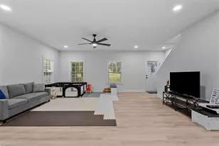 5305 Ridge Fall Rd, Greensboro, NC 27410 - Photo 9